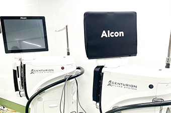 Alcon社 センチュリオンシルバーシステム2台
